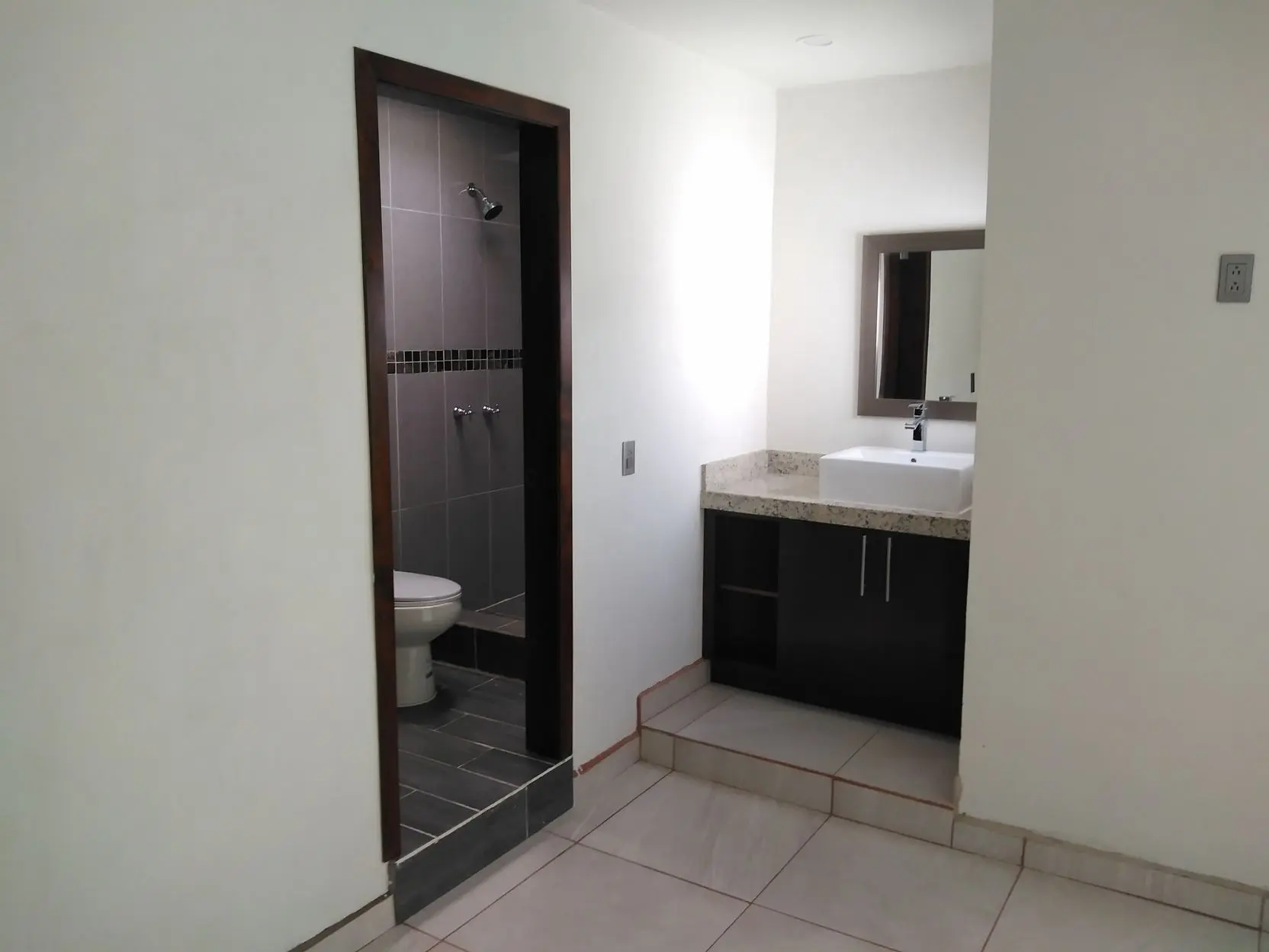 SE RENTA GRAN CASA EN SANTA LUCIA