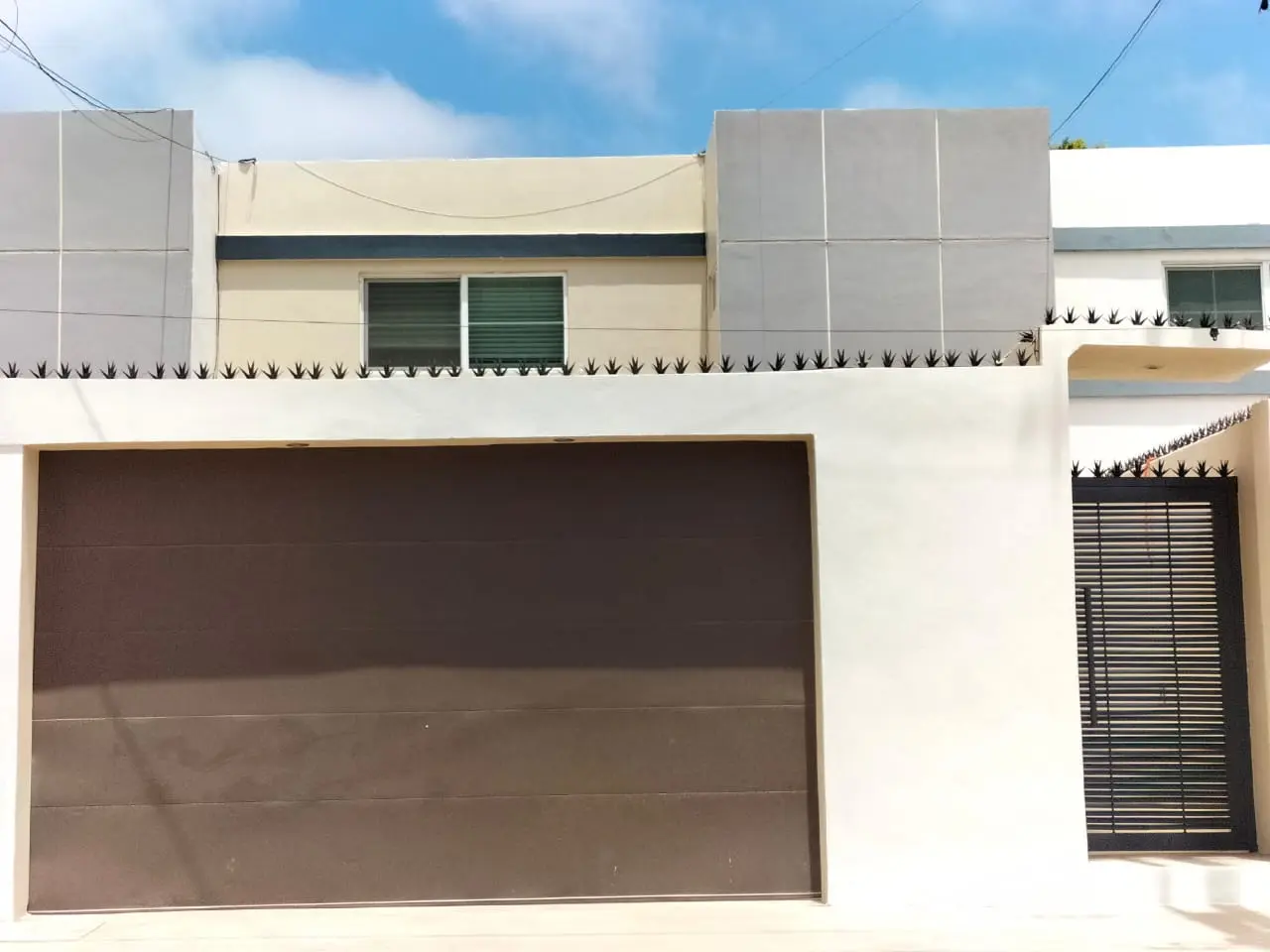 SE RENTA GRAN CASA EN SANTA LUCIA