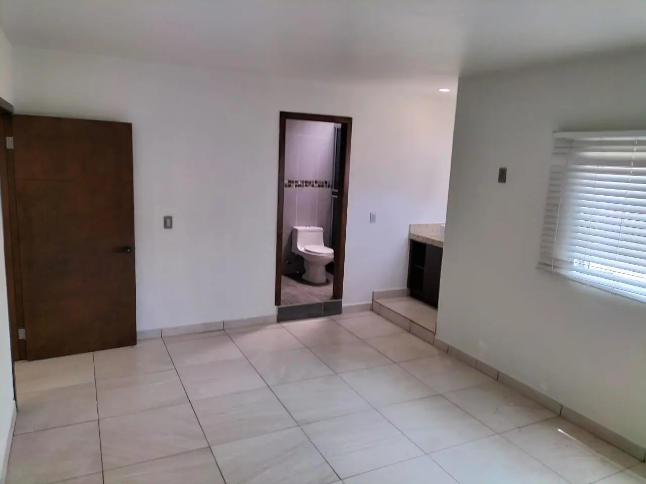 SE RENTA GRAN CASA EN SANTA LUCIA