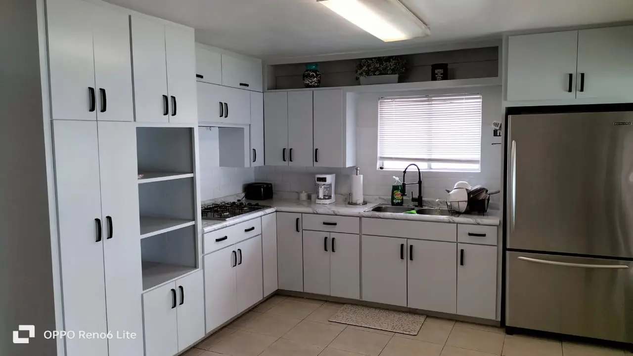SE RENTA CASA EN FRACCIONAMIENTO SANTA MONICA ROSARITO